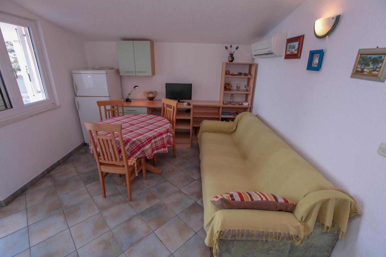 Apartments Mama Рогозниця Екстер'єр фото