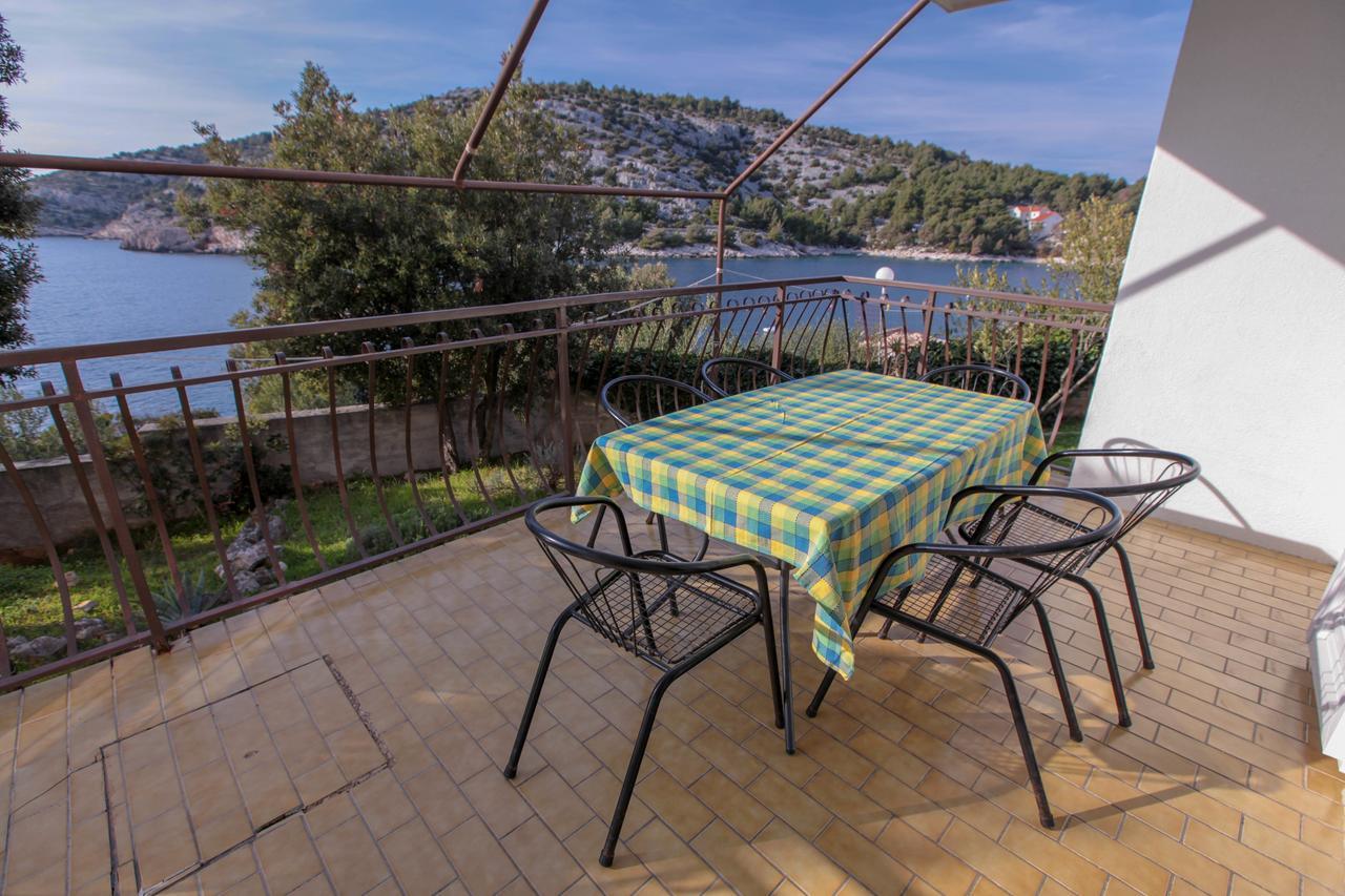 Apartments Mama Рогозниця Екстер'єр фото