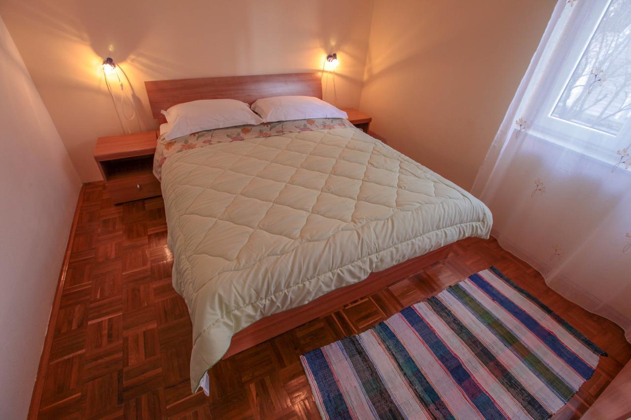 Apartments Mama Рогозниця Екстер'єр фото